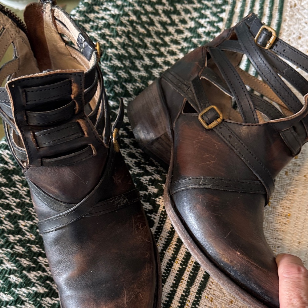 Freebird Distressed Black and Brown Ankle Boots - Picture 11 of 11